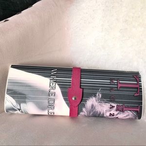 Magazine Clutch